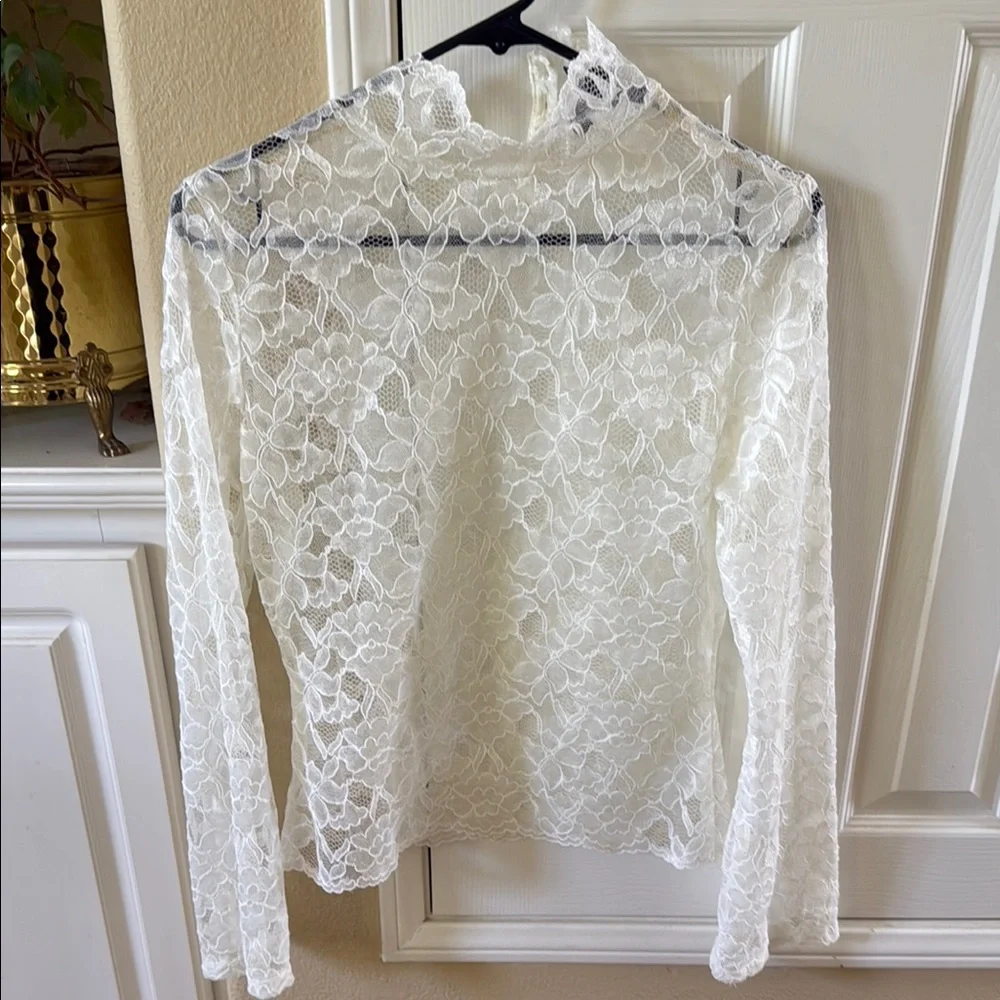Moda International White Lace Long Sleeve Blouse